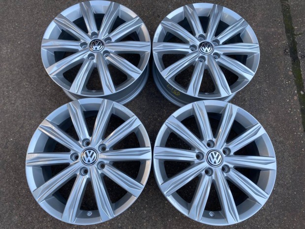 4db gyri 17" VW Touran [Stockholm] alufelni. (3543)